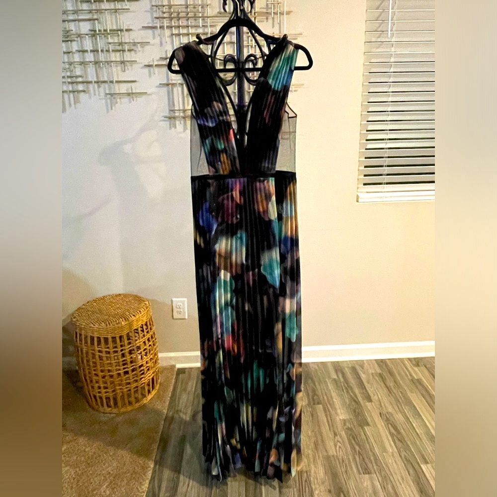 Beautiful multicolor maxi dress worn only once